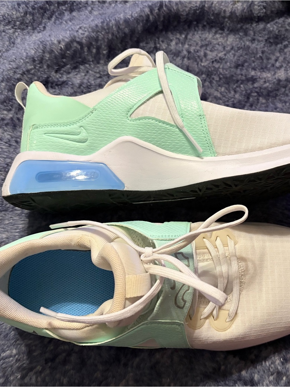 Nike Air Max Bella Tr 5 Mint Green and White Low-Top Sneakers